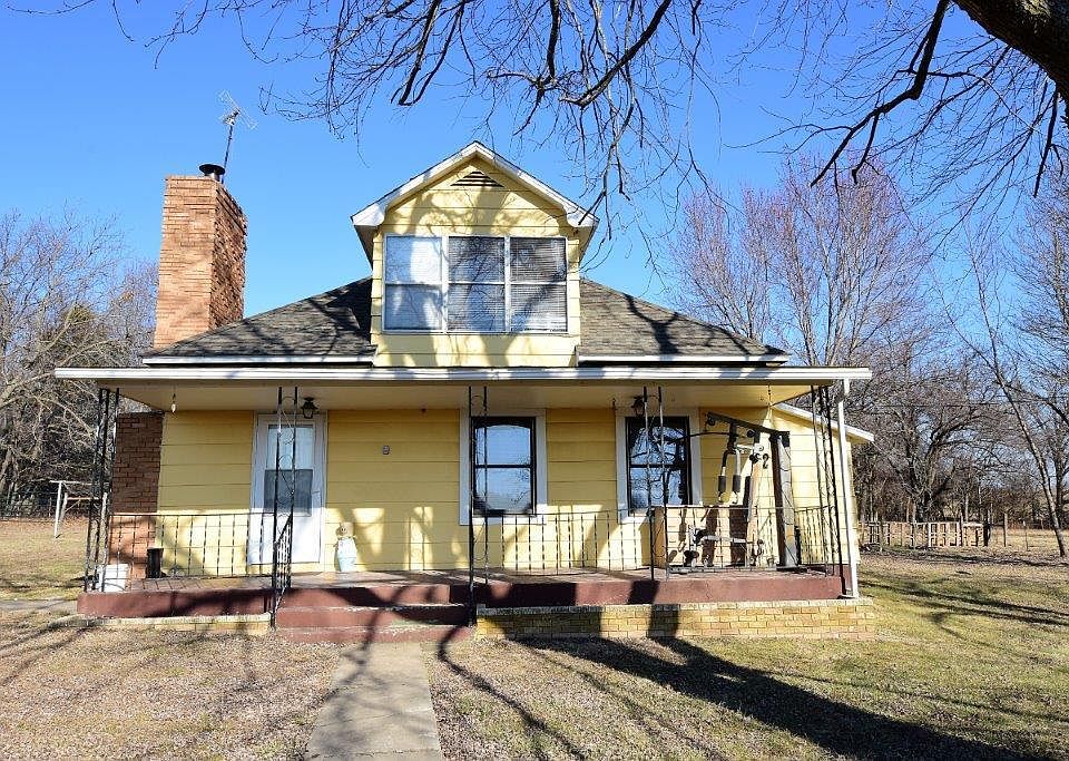1st image of 20464 Elm Dr