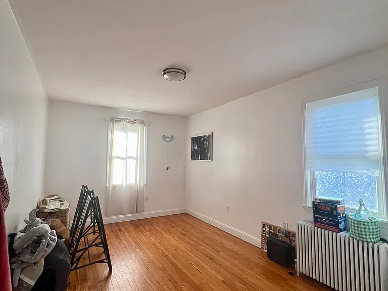555 Davis Ave #2 — Photo 2