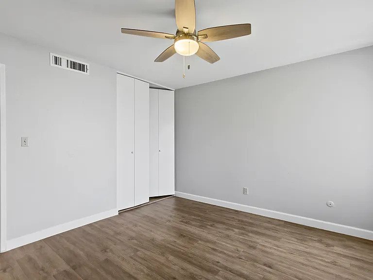 745 F St #4 — Photo 15
