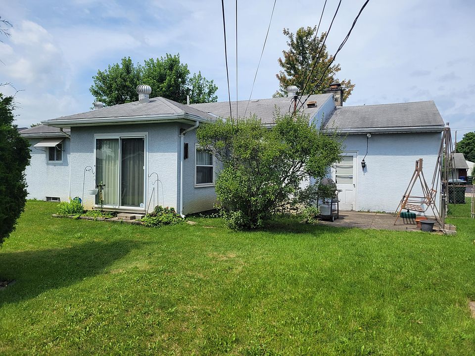 2nd image of 952 S Brinker Ave