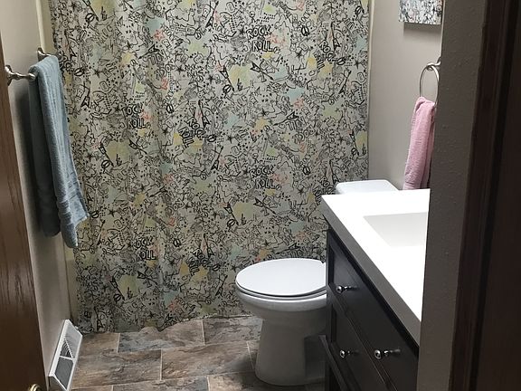 2nd bathroom main floor