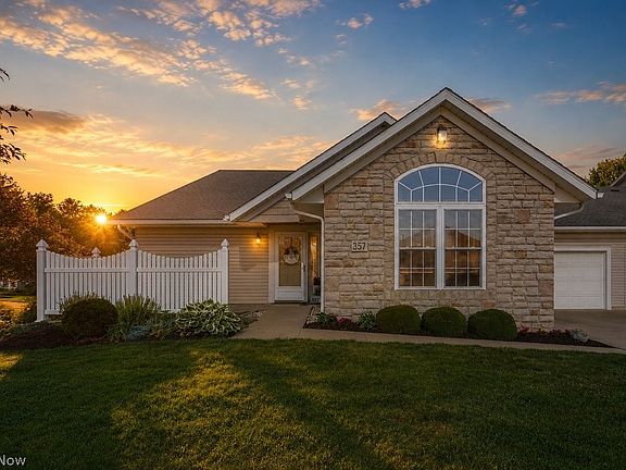 3rd image of 357 Woodbury Cir