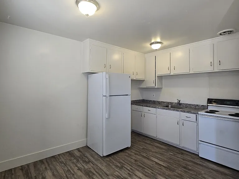 4419 N Clark St #A — Photo 4