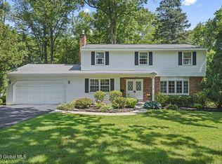 120 Woodhaven Dr, Glenville, NY 12302