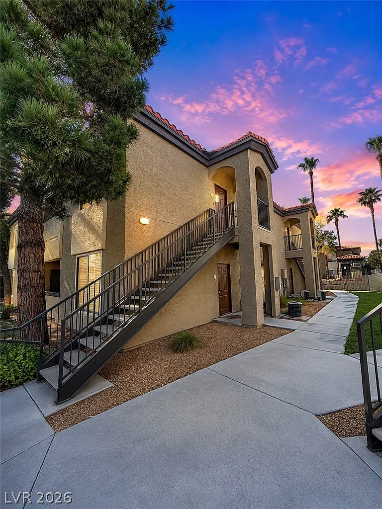 1 bed, 1.0 bath, 723 sqft, $1,250 — Photo 1
