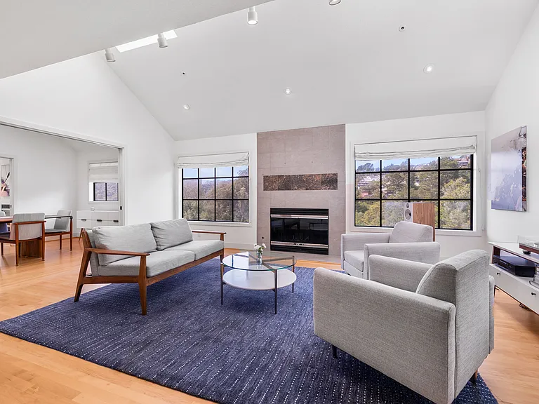 985 W California Ave — Photo 13