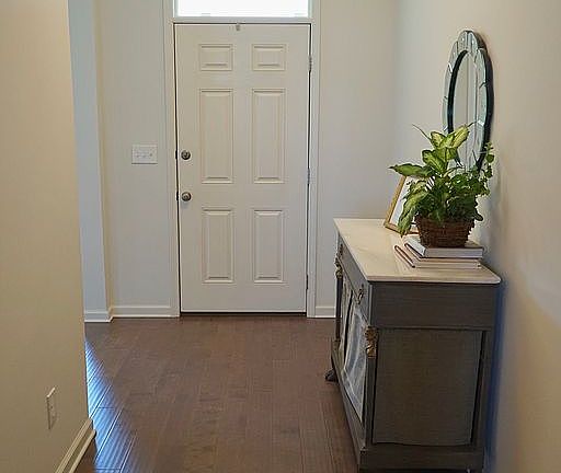 4th image of 9145 White Poplar Cir