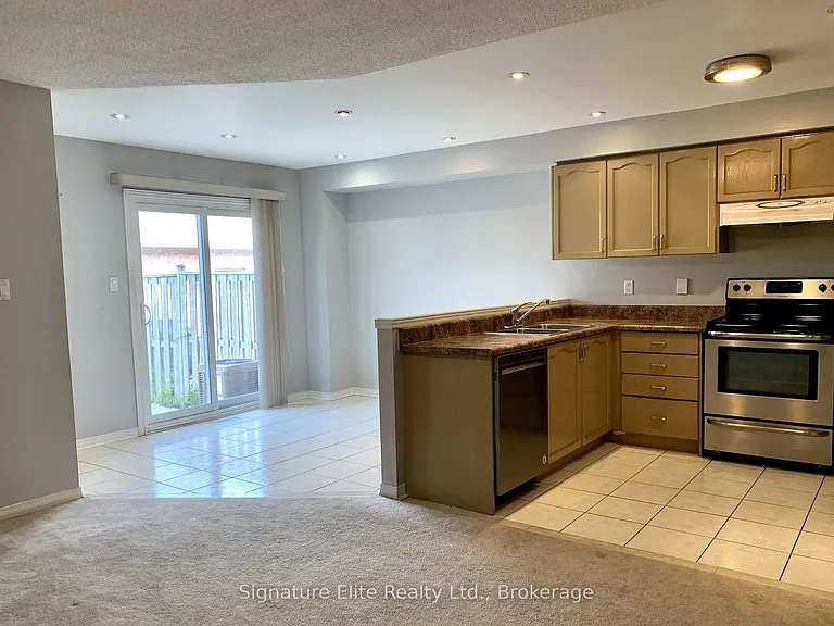 7 Castle Park Blvd — Photo 5