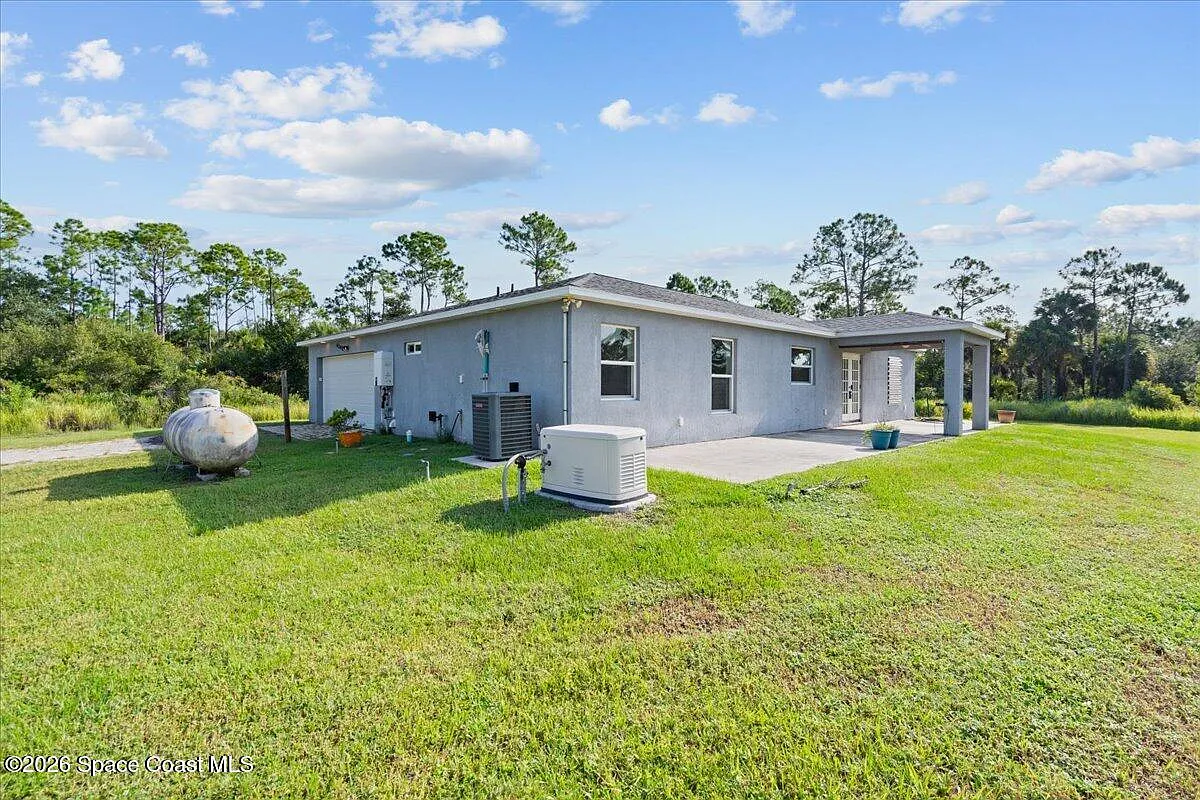 3 bed, 2.0 bath, 1494 sqft, $3,500 — Photo 3