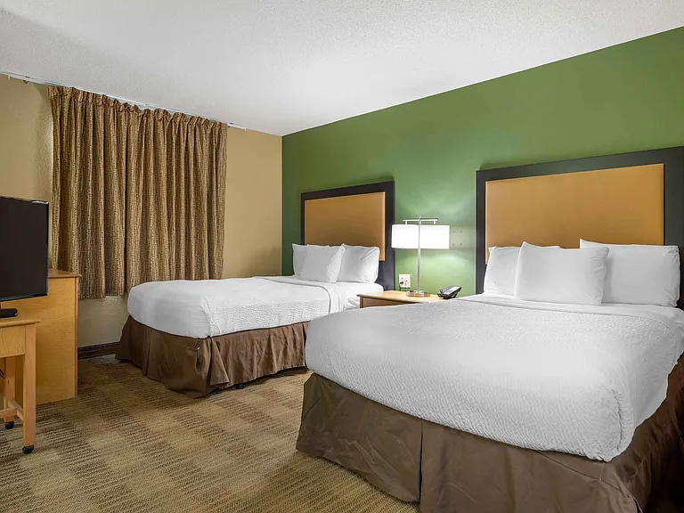 Deluxe Studio - 2 Full Beds
