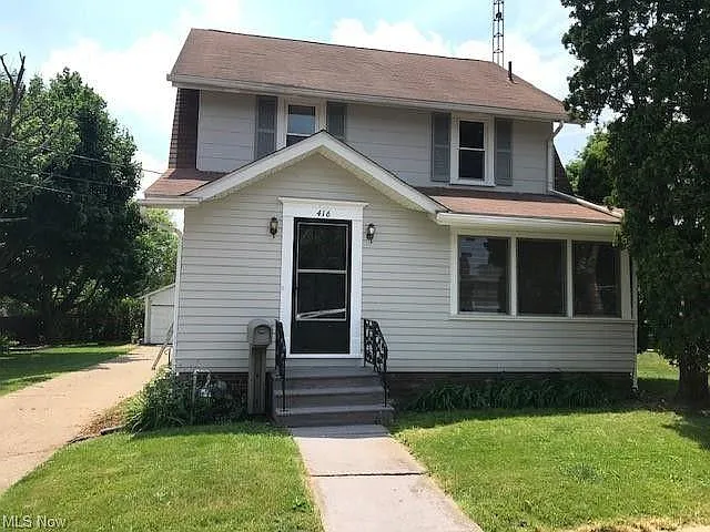 416 Hower St NE photo 1