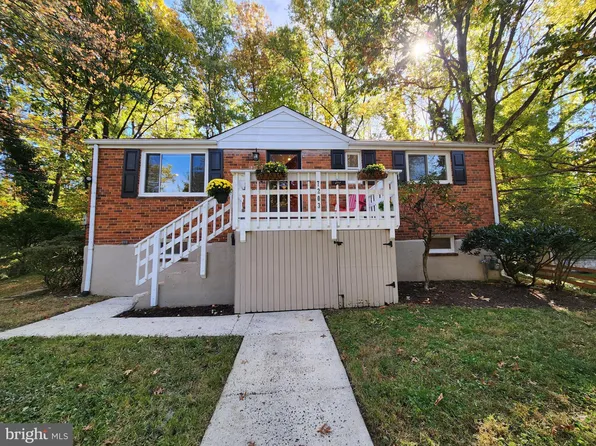 7203 Arthur Dr, Falls Church, VA 22046