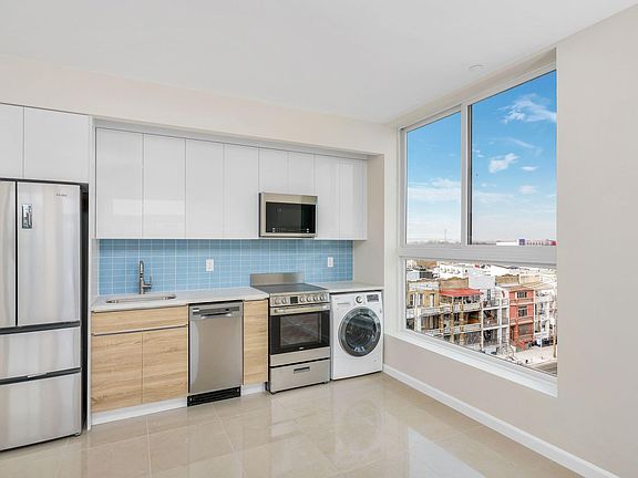 5th image of 2873 W 17th St #6C