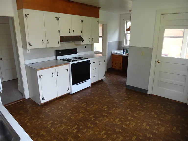 52 Revell Ave #1 — Photo 34