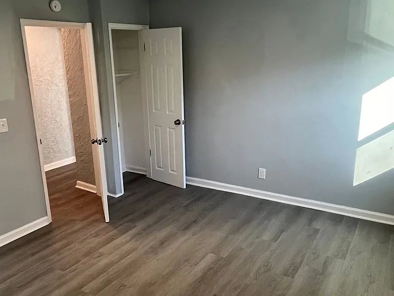 4056 Reading Rd — Photo 5