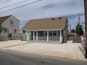 2nd image of 1 W Lavenia Ave