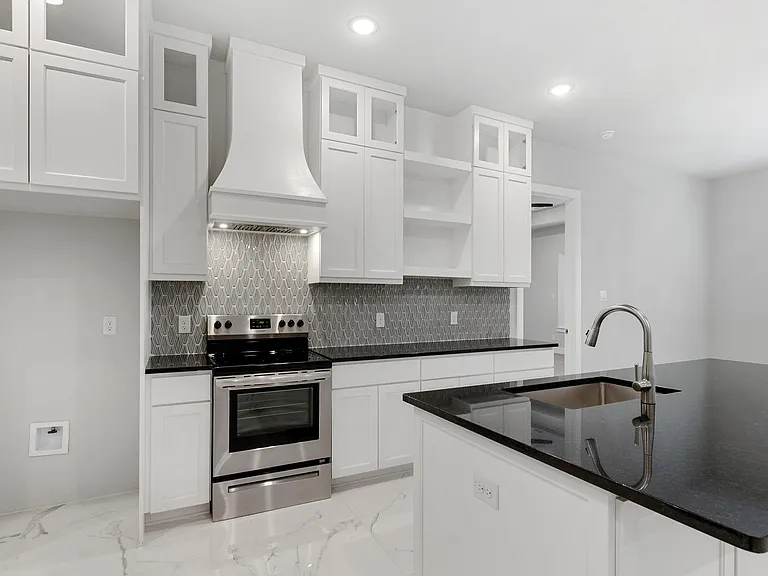 2217 S Peachtree Ct — Photo 7