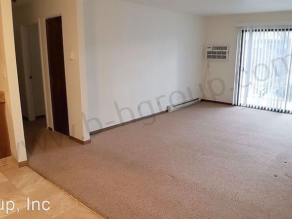 3rd image of 8832 39th Ave #3W