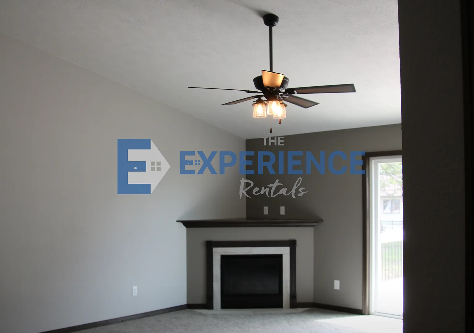 East Sioux Falls 4-Bedroom Townhome Style, Space & Convenience! — Photo 2