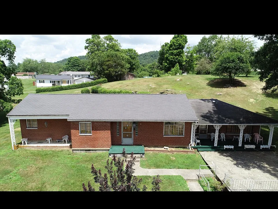 598 Brown Ave