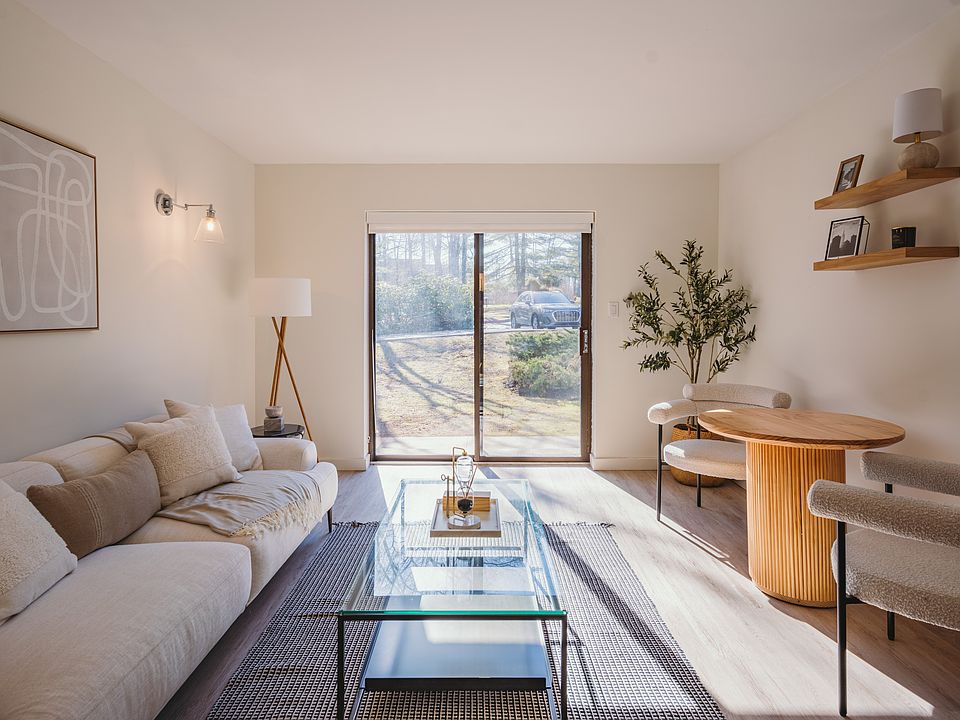 Up House 15 Farm Springs Rd Farmington CT Zillow