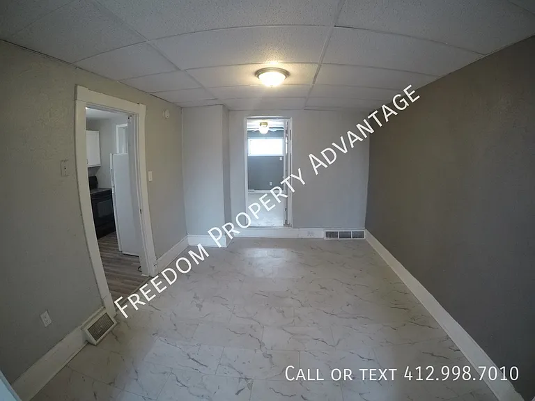 716 Saint Clair Ave — Photo 3