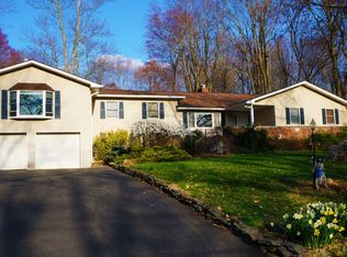 355 Boxberger Rd, Valley Cottage, NY 10989