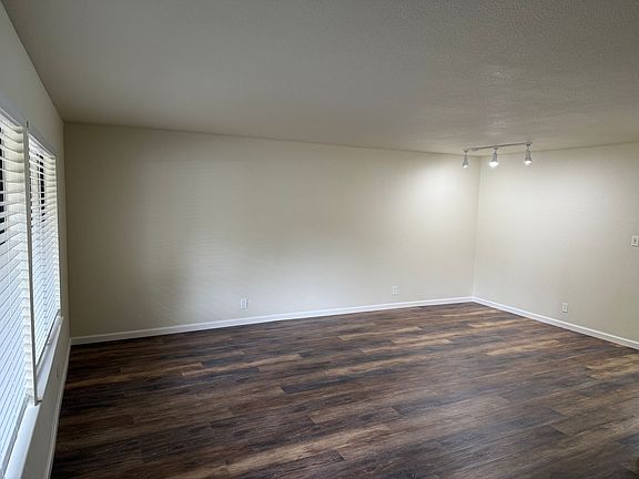 3rd image of 4727 Little River Ct