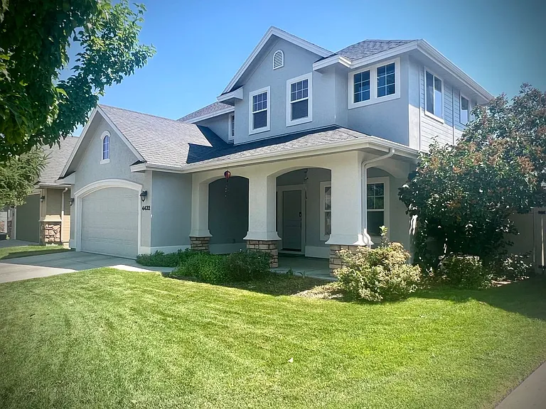 4432 N Kilee Ave — Photo 1