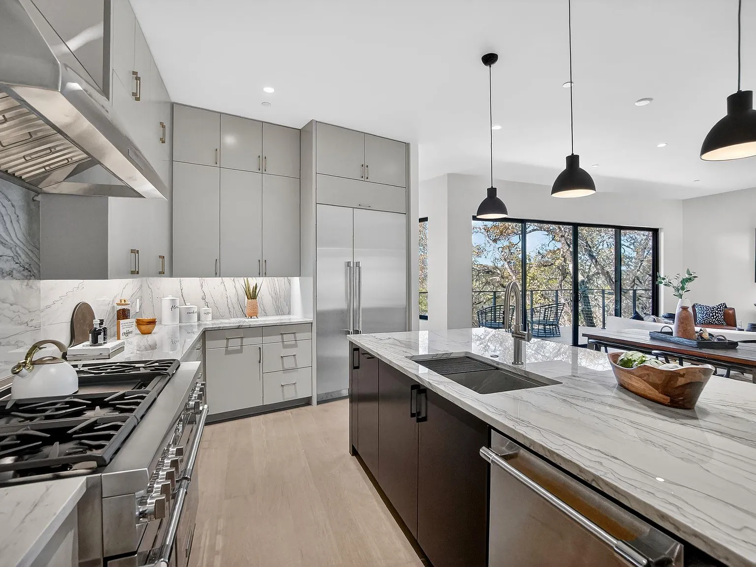 5 bed, 6.0 bath, 4429 sqft, $27,500 — Photo 4