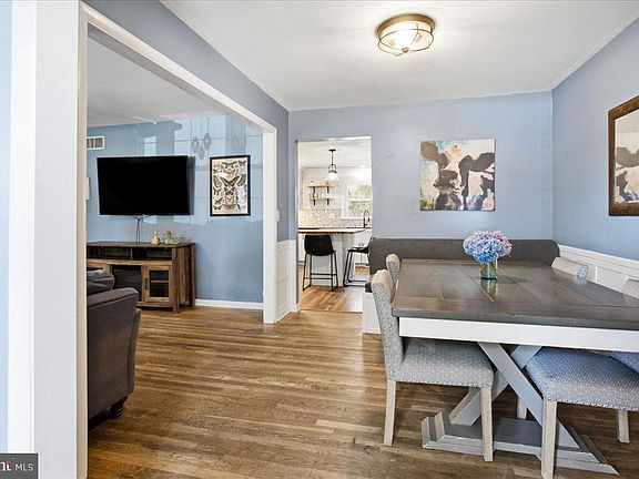 5th image of 2117 Louisa Ave