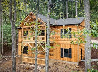 821 Navaho Way, Ellijay, GA 30540