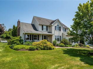 13 Meadow Rd, Cromwell, CT 06416