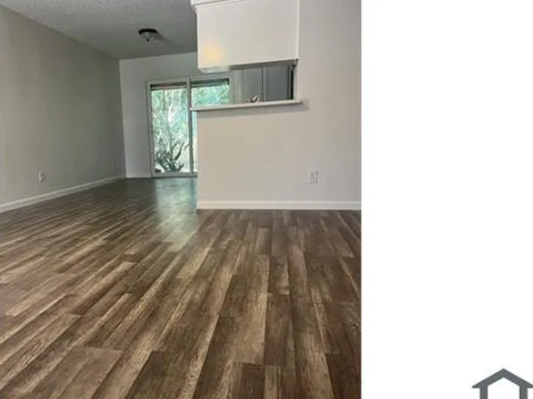 6860 S Creek Dr, Fort Worth, TX 76133