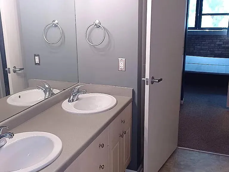 1924 N Hubbard St #210 — Photo 16