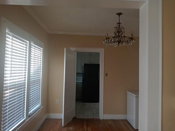 5th image of 949 Marion Ave