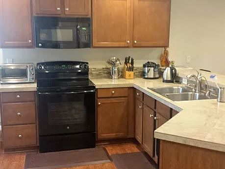 2nd image of 4043 SE Discovery St