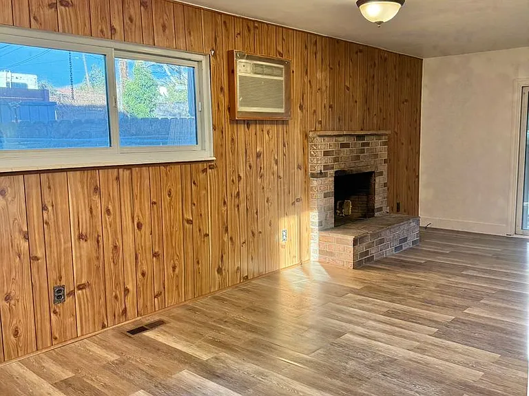 2905 Scholl Dr — Photo 5