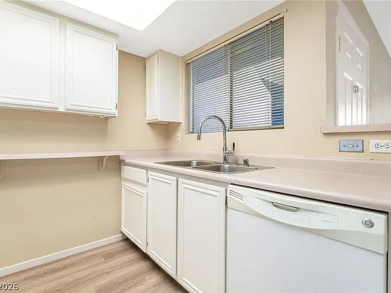 8070 W Russell Rd #1054 — Photo 8
