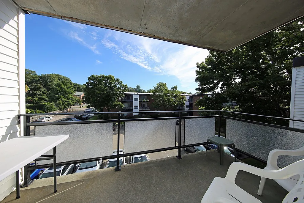 1 bed, 757 sqft, $2,400 — Photo 4