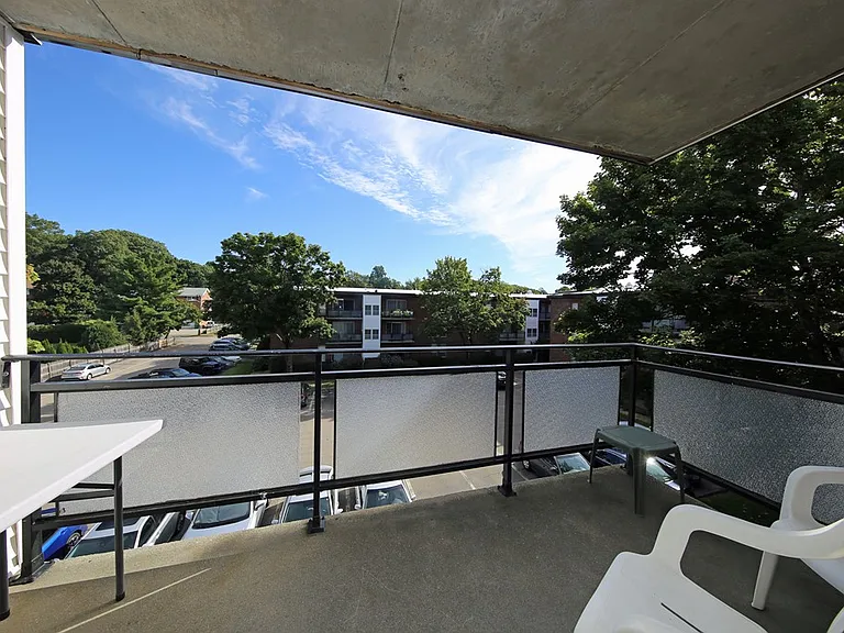 57 Broadlawn Park #24B — Photo 4