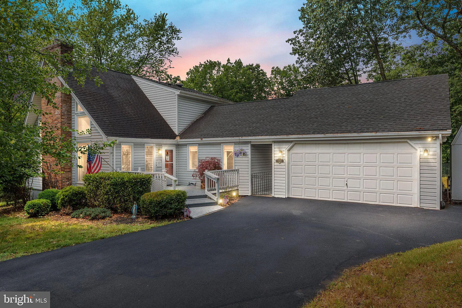 1300 Lakeview Dr photo 1