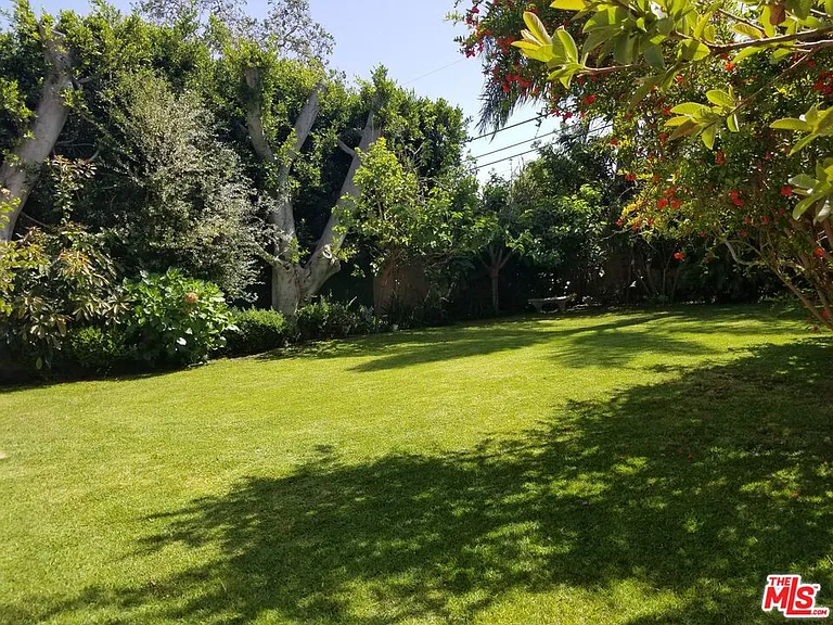 1745 Midvale Ave — Photo 35
