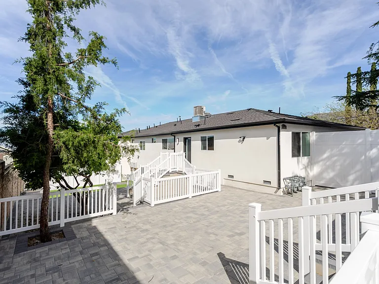10423 Pinyon Ave — Photo 16
