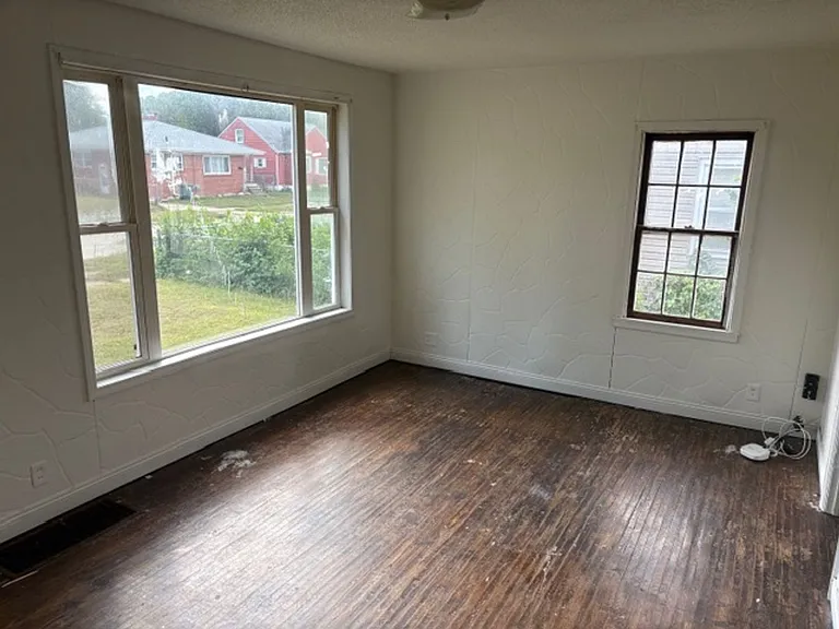227 Boston Ave — Photo 3
