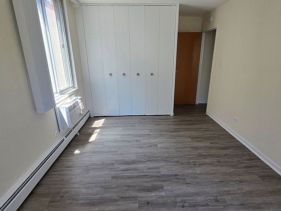 4th image of 1616 Hinman Ave APT 3A