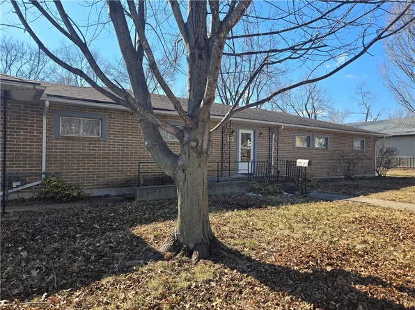 200 Ruby St, Sweet Springs, MO 65351