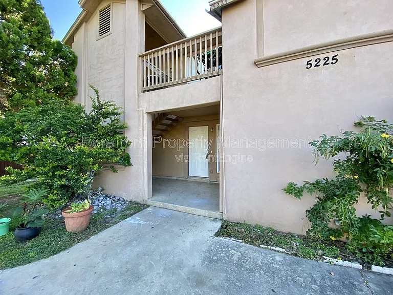 5225 Meadow Fld #1 — Photo 2
