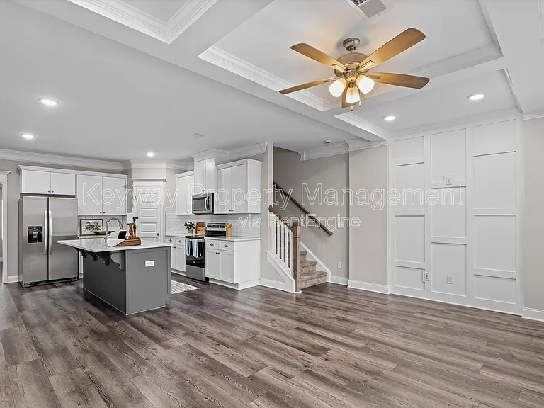 1043 Linsmore Ave — Photo 9
