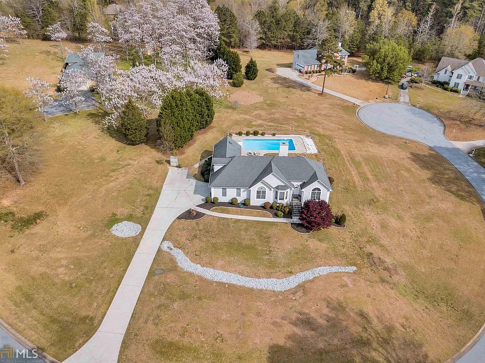 2nd image of 130 Noble Forest Dr